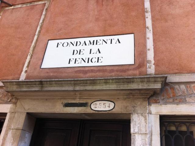 Al Teatro With Canal View Bed and breakfast *