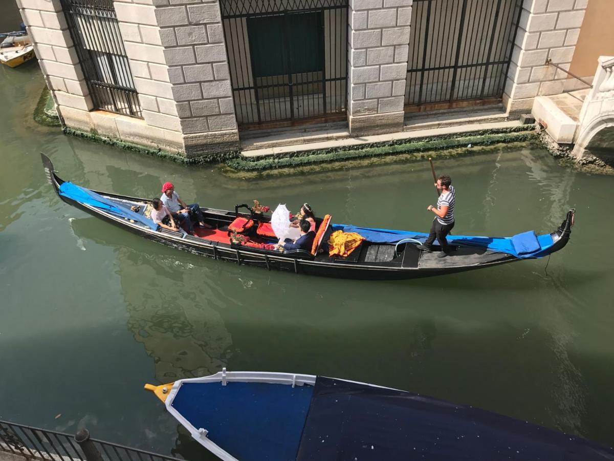 Bed and breakfast Al Teatro With Canal View Venecia