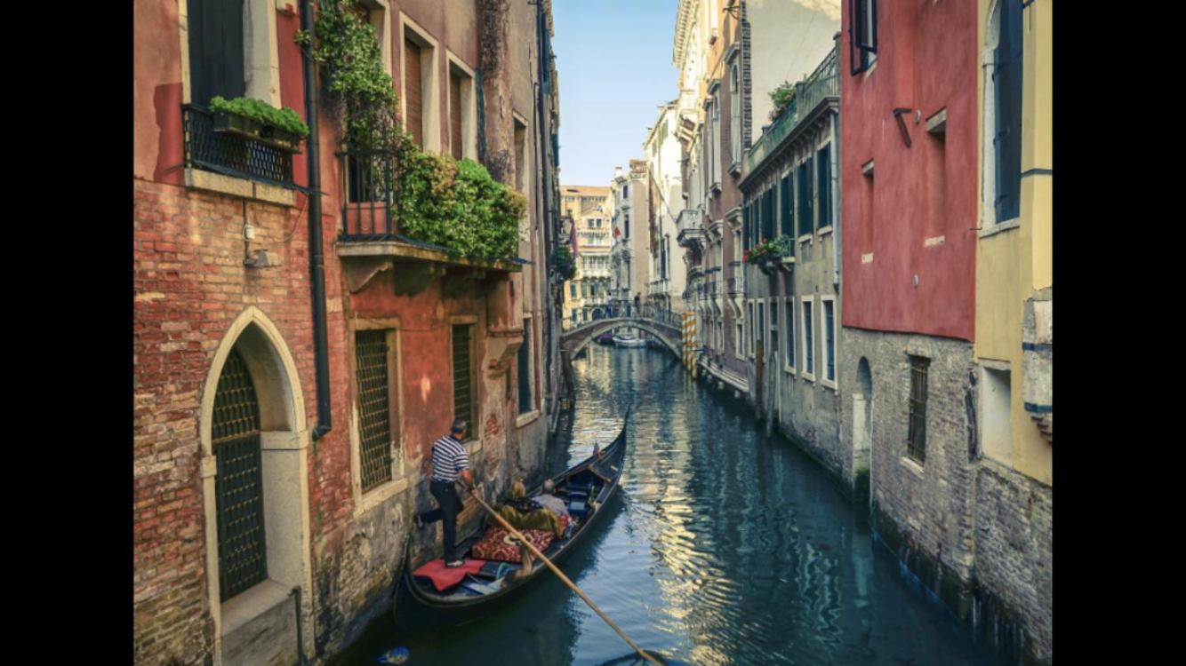 Bed and breakfast Al Teatro With Canal View *